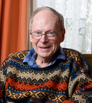 Profile photo of Dr Denis Robertson